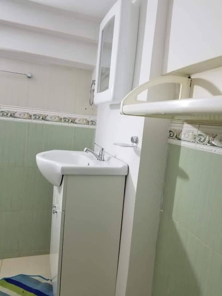 Charming Three-bedroom Located In The Historic Walled Center Of Apartamento