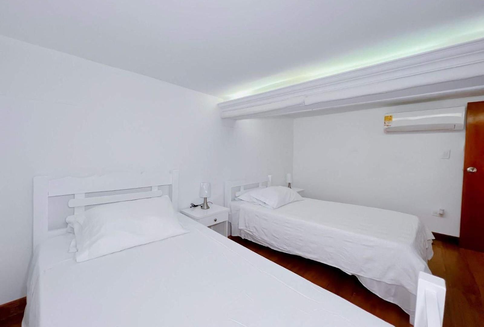 Charming Three-bedroom Located In The Historic Walled Center Of