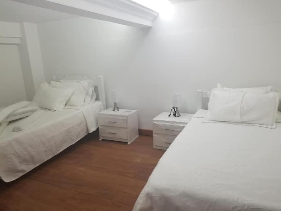 Charming Three-bedroom Located In The Historic Walled Center Of *