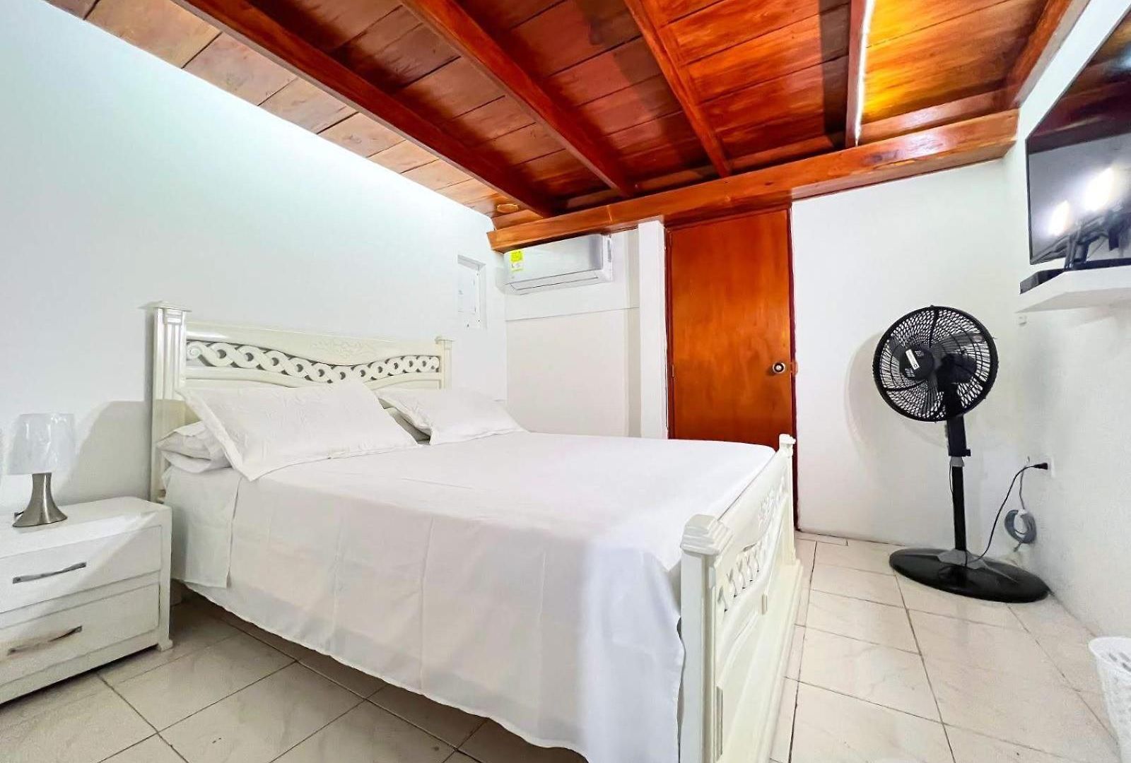 Charming Three-bedroom Located In The Historic Walled Center Of Cartagena