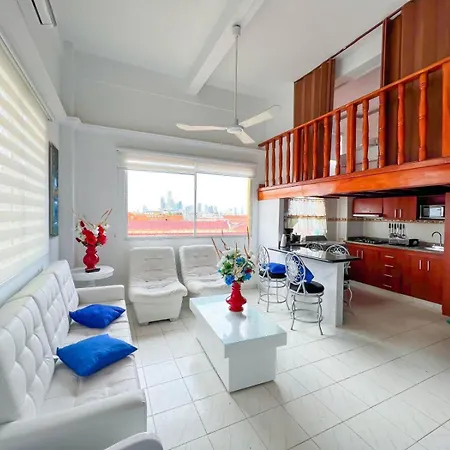 Apartamento Charming Three-bedroom Located In The Historic Walled Center Of *