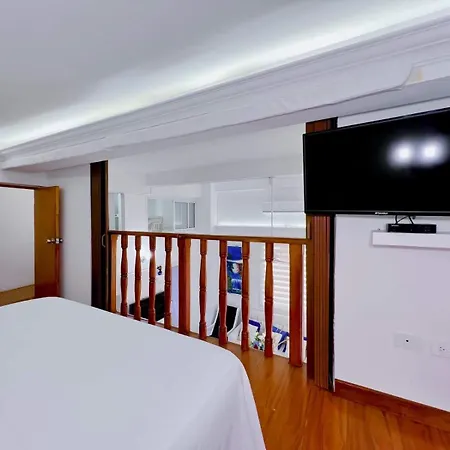 Apartamento Charming Three-bedroom Located In The Historic Walled Center Of *