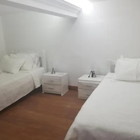 Charming Three-bedroom Located In The Historic Walled Center Of *