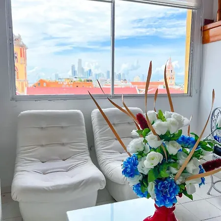 Charming Three-bedroom Located In The Historic Walled Center Of Apartamento *